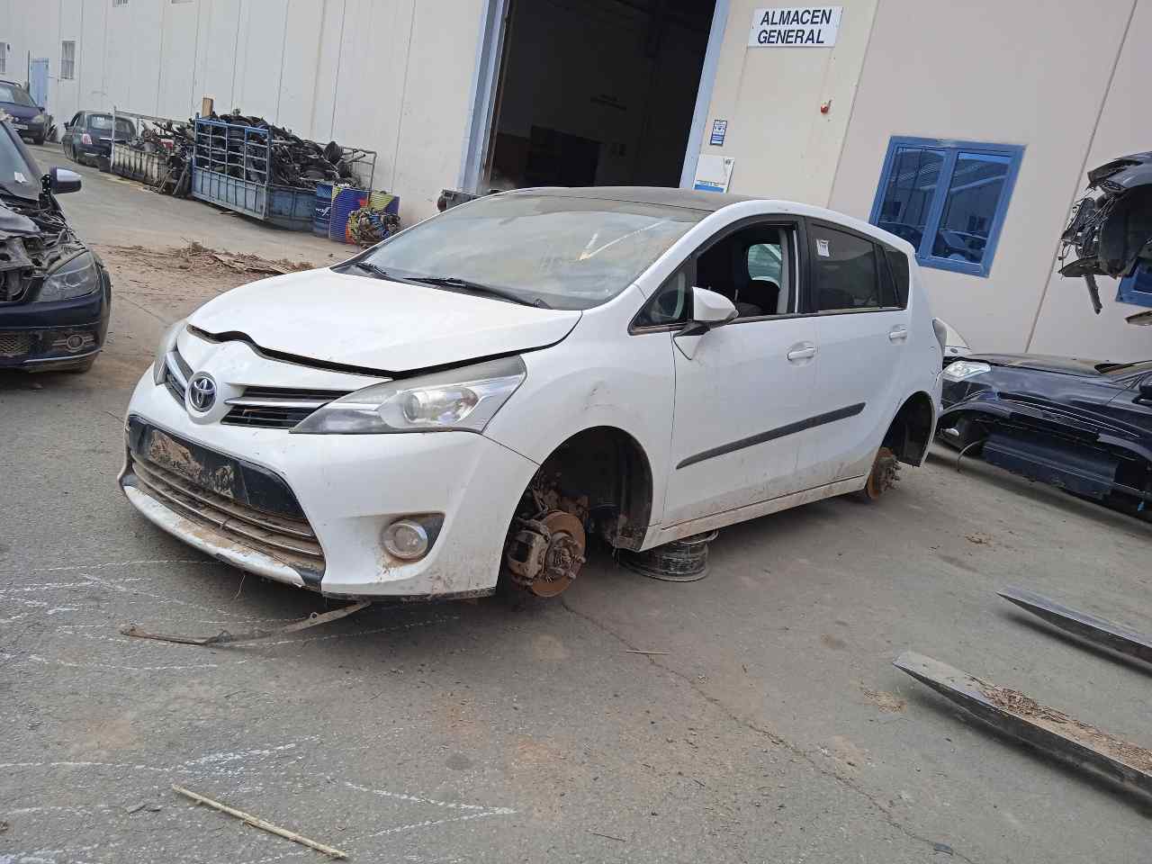 Toyota Verso (AUR2/ZGR2)(2009->)